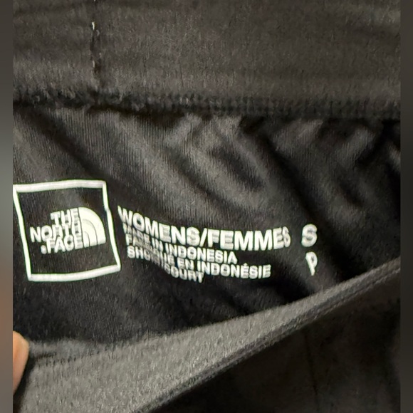 The North Face Black Athletic Shorts Lightweight Breathable - Picture 2 of 4